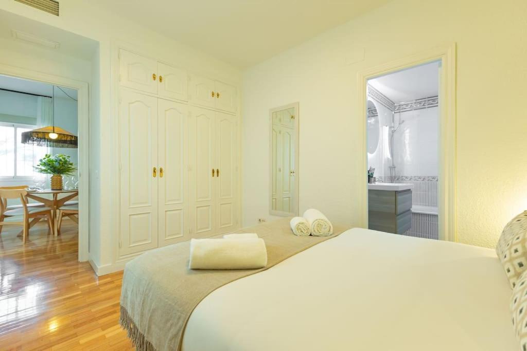 Triana Deluxe By Valcambre Apartment Seville Ngoại thất bức ảnh