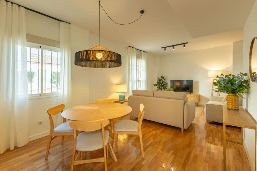 Triana Deluxe By Valcambre Apartment Seville Ngoại thất bức ảnh